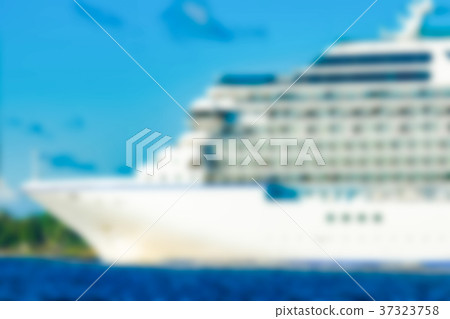 Cruise liner - blurred image Cruise liner - blurred image 37323758