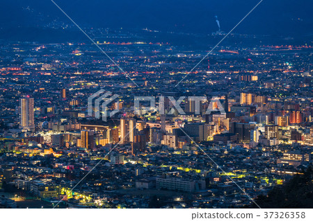 山梨縣 甲府市 黎明前的暮色夜景 照片素材 圖片 圖庫