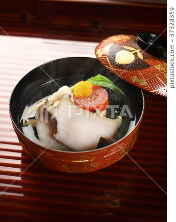 Japanese cuisine 37328359