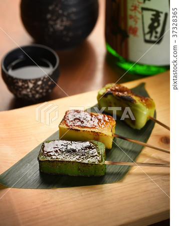 Japanese-style miso soup in Kyoto Japanese-style miso soup in Kyoto 37328365