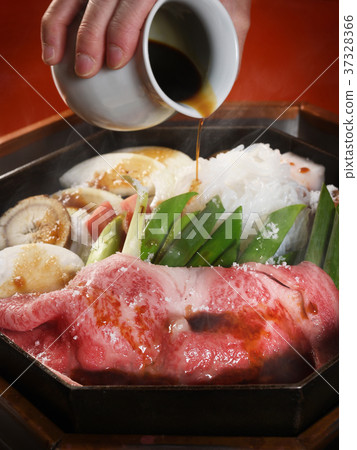 Sukiyaki of Japanese-style Kuroge Wagyu beef Sukiyaki of Japanese-style Kuroge Wagyu beef 37328366