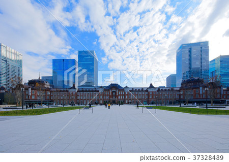 在東京站丸之內車站廣場完工後,車站前的風景開放式維修 在東京站丸之內車站廣場完工後,車站前的風景開放式維修 37328489