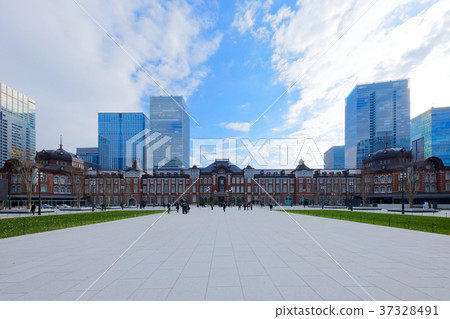 在東京站丸之內車站廣場完工後,車站前的風景開放式維修 在東京站丸之內車站廣場完工後,車站前的風景開放式維修 37328491