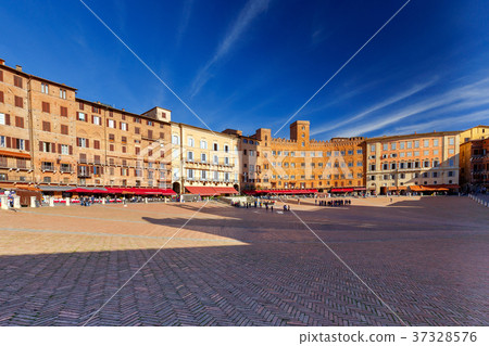 Siena. The central city square piazza del Campo. Siena. The central city square piazza del Campo. 37328576