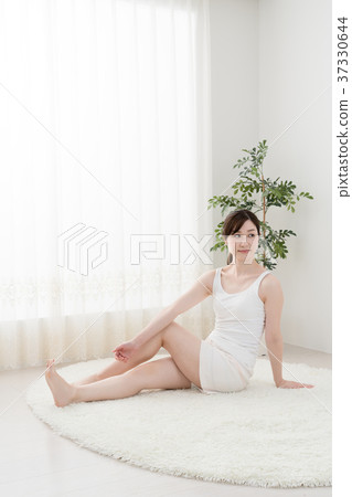 拉伸,女裝,肖像,美容,健康,藥膳,武器,手,肩膀,上臂,腰,腰,腿毛,大腿 拉伸,女裝,肖像,美容,健康,藥膳,武器,手,肩膀,上臂,腰,腰,腿毛,大腿 37330644