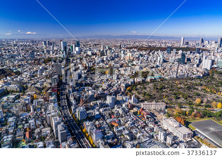 << Tokyo >> Mt. Fuji floating over the cityscape of Tokyo << Tokyo >> Mt. Fuji floating over the cityscape of Tokyo 37336137