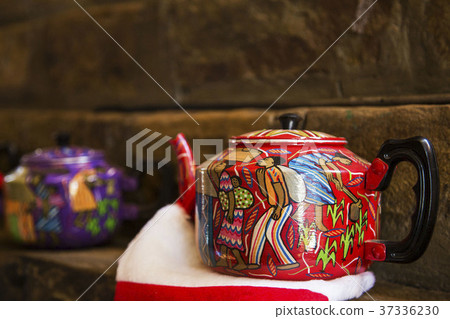 非洲彩繪的茶壺 非洲彩繪的茶壺 37336230