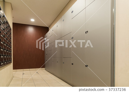 送貨箱的大廈 送貨箱的大廈 37337236