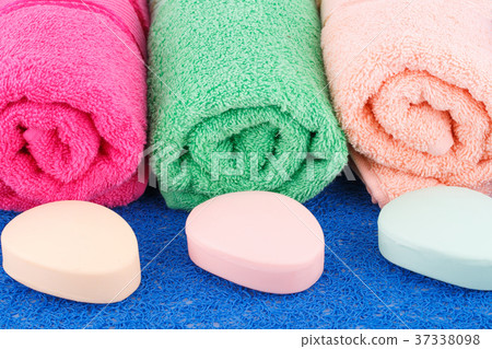 Towels 37338098