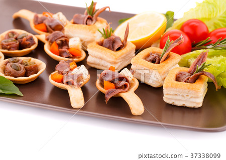 Anchovies in pastries 37338099