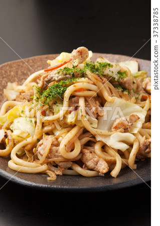 Yaki udon 37338785