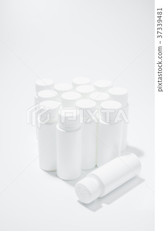 Plastic container 37339481