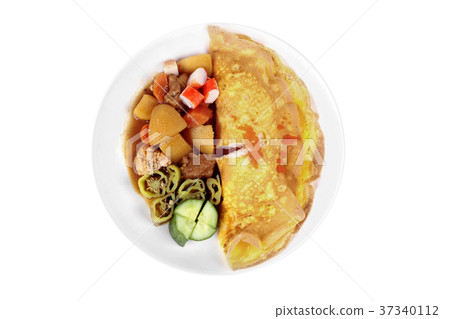 Omelet Jasmine rice with Japanese yellow curry. Omelet Jasmine rice with Japanese yellow curry. 37340112