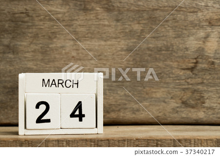 White block calendar present date 24 and March White block calendar present date 24 and March 37340217