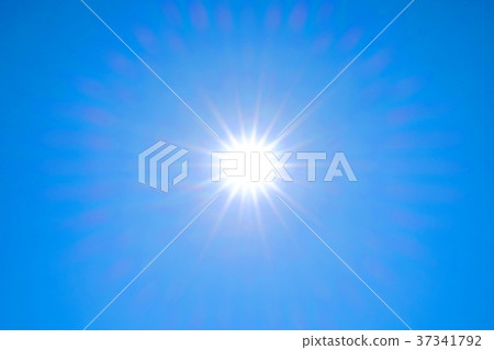 The sun shining light in blue sky The sun shining light in blue sky 37341792