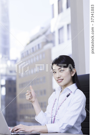 Business woman 37341883