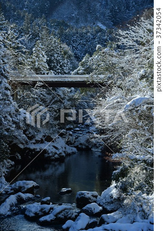 Niigawa分支的冬天風景 Niigawa分支的冬天風景 37342054