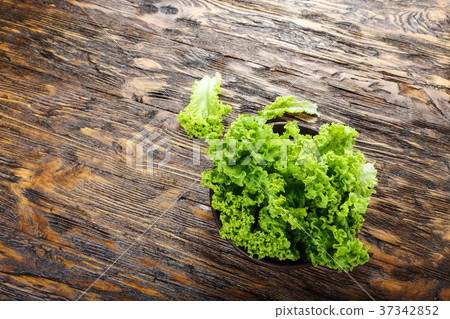 lettuce on the board 37342852