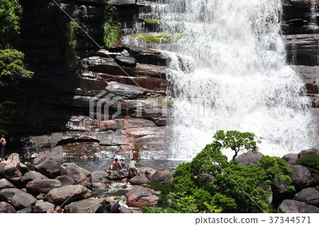 天使秋天下的瀑布 37344571