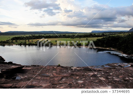 薩波瀑布 37344695