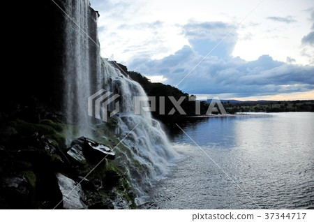 Sapo Waterfall 37344717