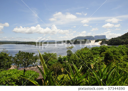 Lake Canaima Lake Canaima 37344890