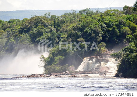 Lake Canaima Lake Canaima 37344891