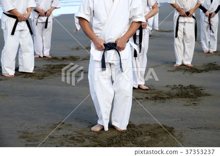 Karate cold practice 37353237