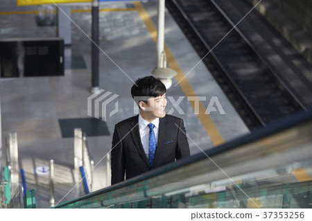 Businessman, Korean 37353256