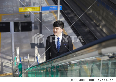 Businessman, Korean 37353267