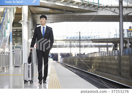 Businessman, Korean 37353276