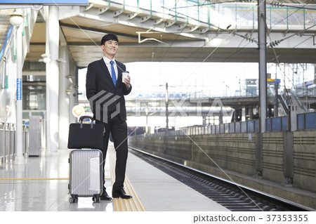 Businessman, Korean 37353355