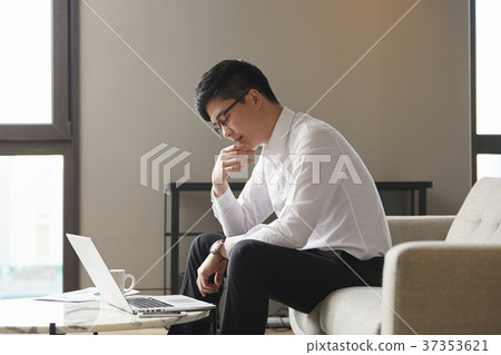 Businessman, Korean 37353621