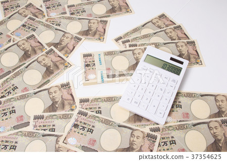 "The wall of 1.03 million yen" spousal deduction 37354625