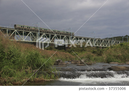 Tohoku Main Line E 721 crossing Kurokawa Iron Bridge Tohoku Main Line E 721 crossing Kurokawa Iron Bridge 37355006