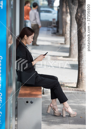 年輕的女人 37356800