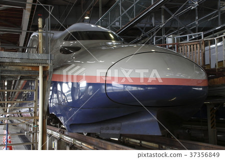 Joetsu Shinkansen E4 series detained at Niigata Shinkansen rolling stock center 37356849