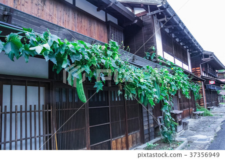 Kiso valley is the old  town  37356949