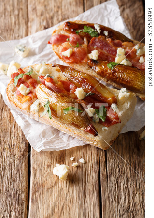 sandwiches with caramelized balsamic shallots sandwiches with caramelized balsamic shallots 37358993