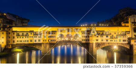 Night panoramic view of Vecchio Bridge, Florence Night panoramic view of Vecchio Bridge, Florence 37359366