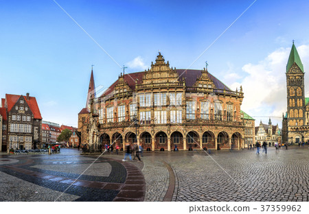 Skyline of Bremen main market square, Germany 37359962