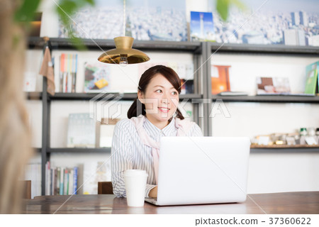 Lifestyle women 37360622