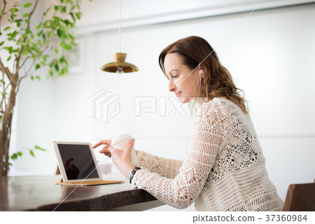 生活方式外國人女人 生活方式外國人女人 37360984