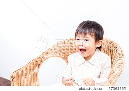! Dental image Toddler tooth brushing with mother ! Dental image Toddler tooth brushing with mother 37363865