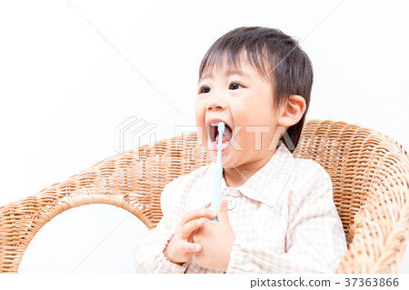 ! Dental image Toddler tooth brushing with mother 37363866