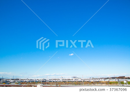 高速公路環形線雲彩拷貝空間寬拷貝空間 37367096