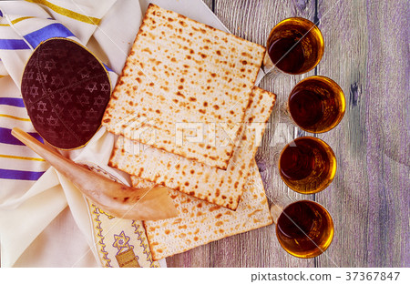 wine and matzoh jewish passover bread  37367847