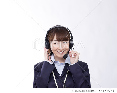 年輕的女操作員 年輕的女操作員 37368973