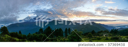 Annapurna range from Poon Hill during sunrise, Nepal Annapurna range from Poon Hill during sunrise, Nepal 37369438