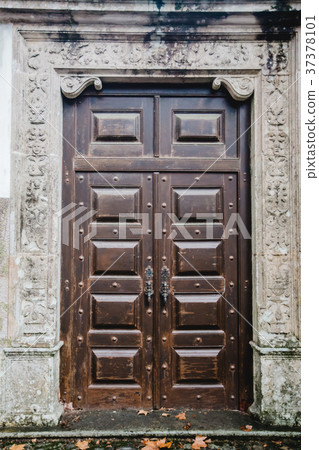 old door wood texture 37378101